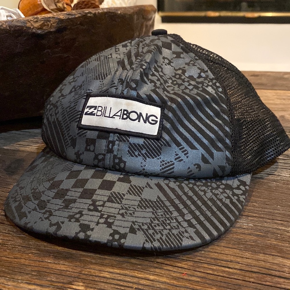 Billabong hat.